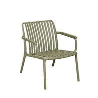 Silla de exterior verde con reposabrazos