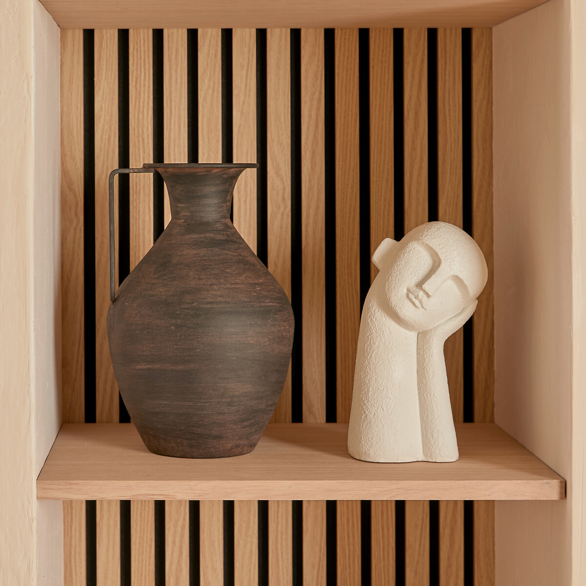 Figura en forma de rostro WONJ blanca