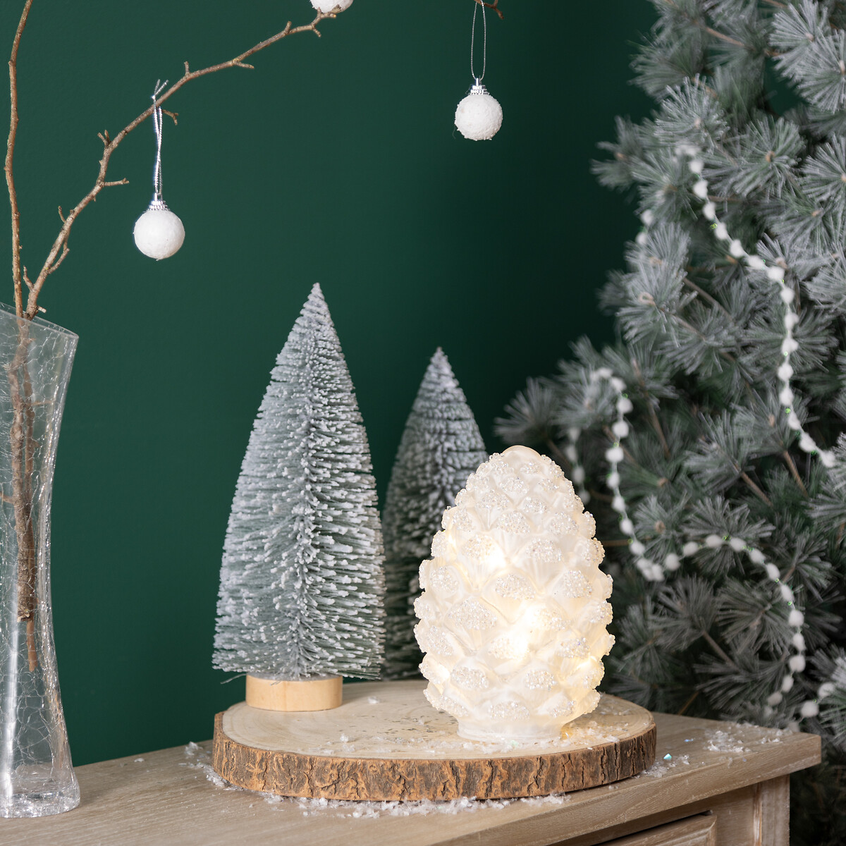 L&aacute;mpara de mesa pi&ntilde;a blanca