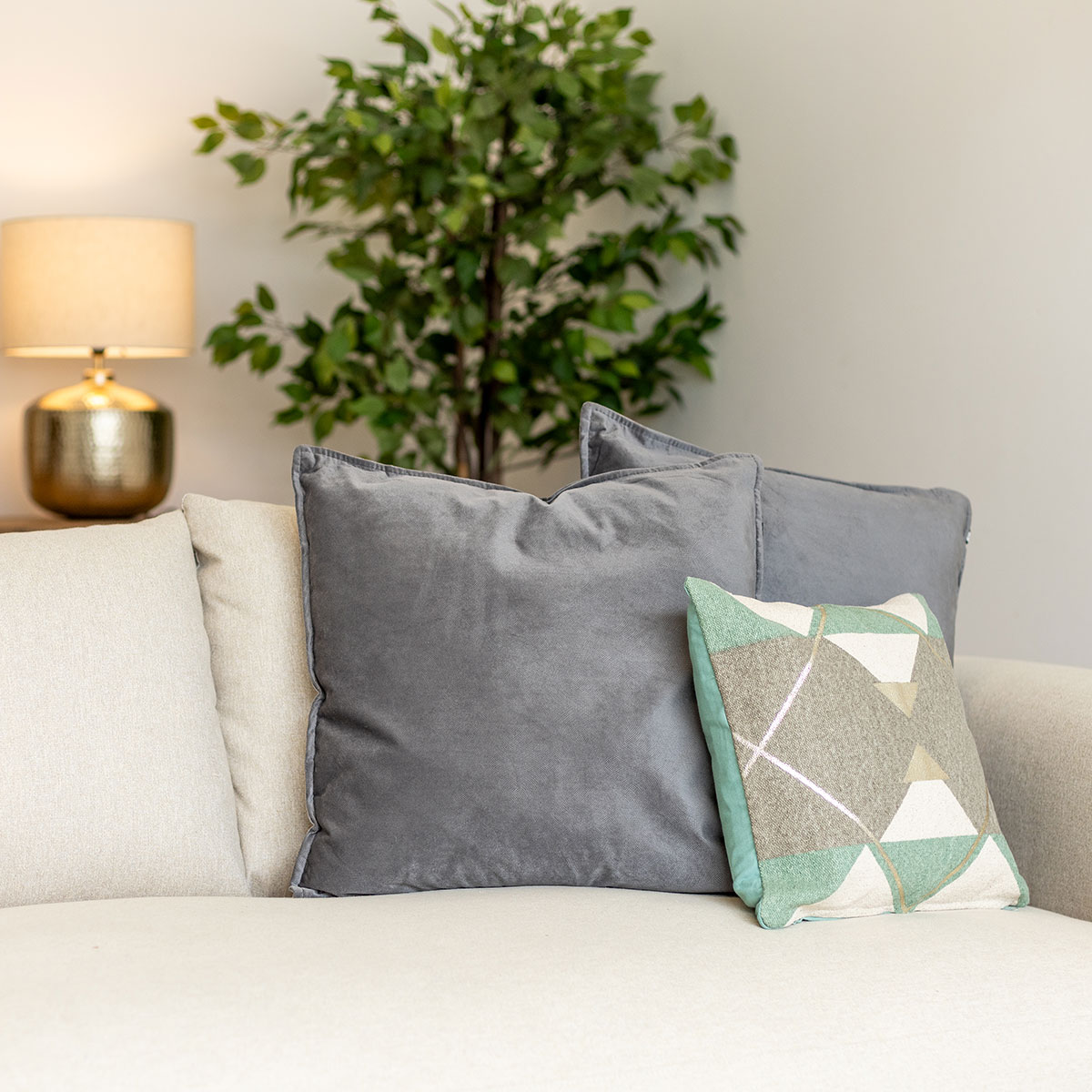 Cojín LILOU gris oscuro 55x55cm