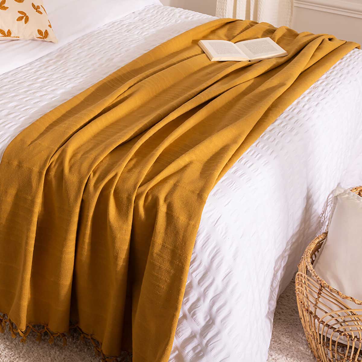 Manta Con Flecos Ocre 160x220Cm