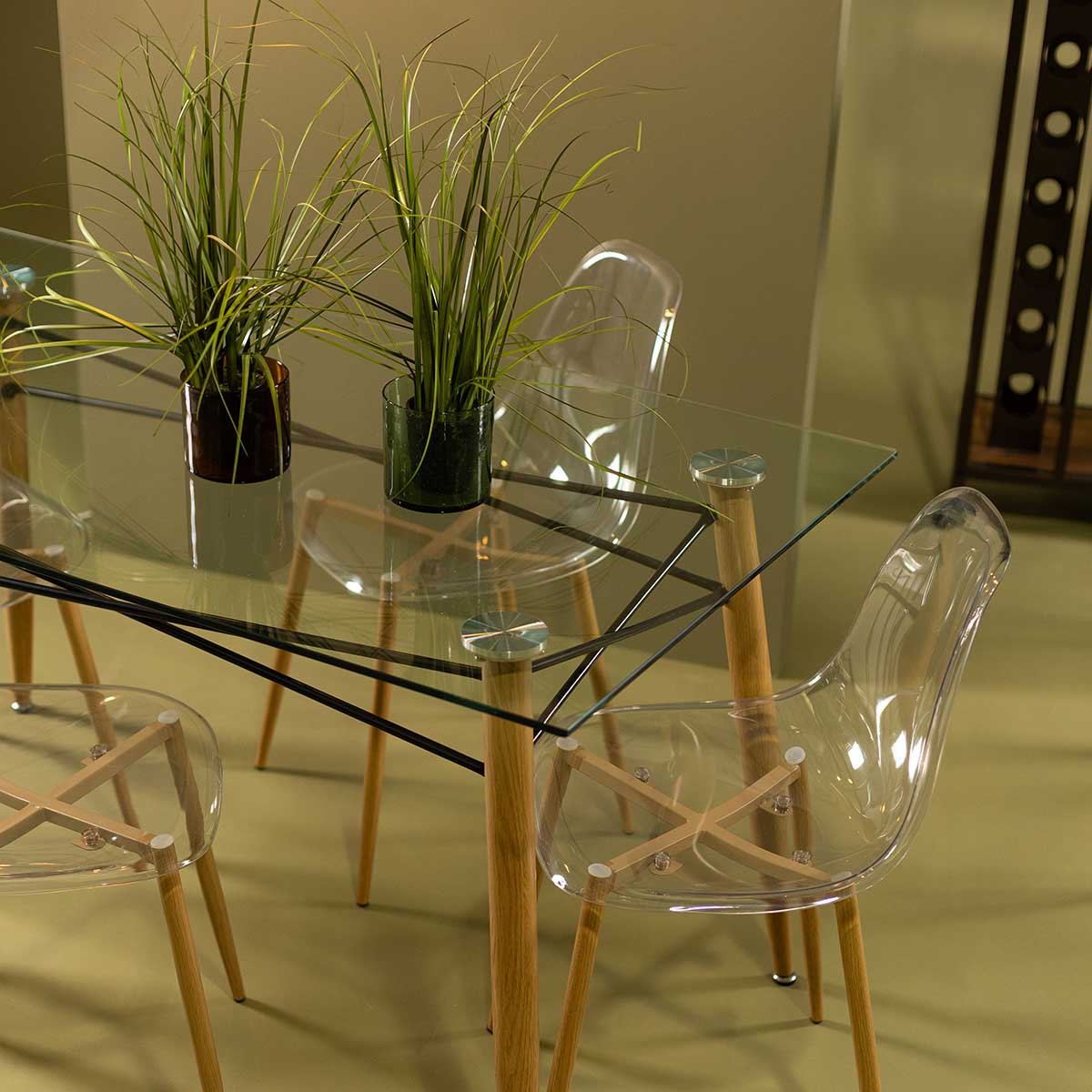 Juego de mesa con tapa vidrio + 4 sillas VANITY 