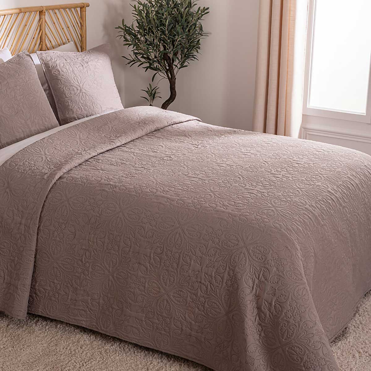 Colcha Y 2 Fundas Almohada Arabescos Lino