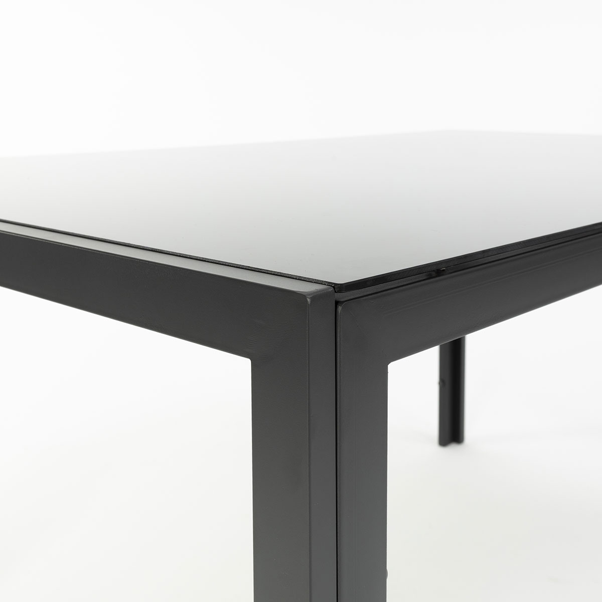 Juego de mesa con tablero  de vidrio y 4 sillas