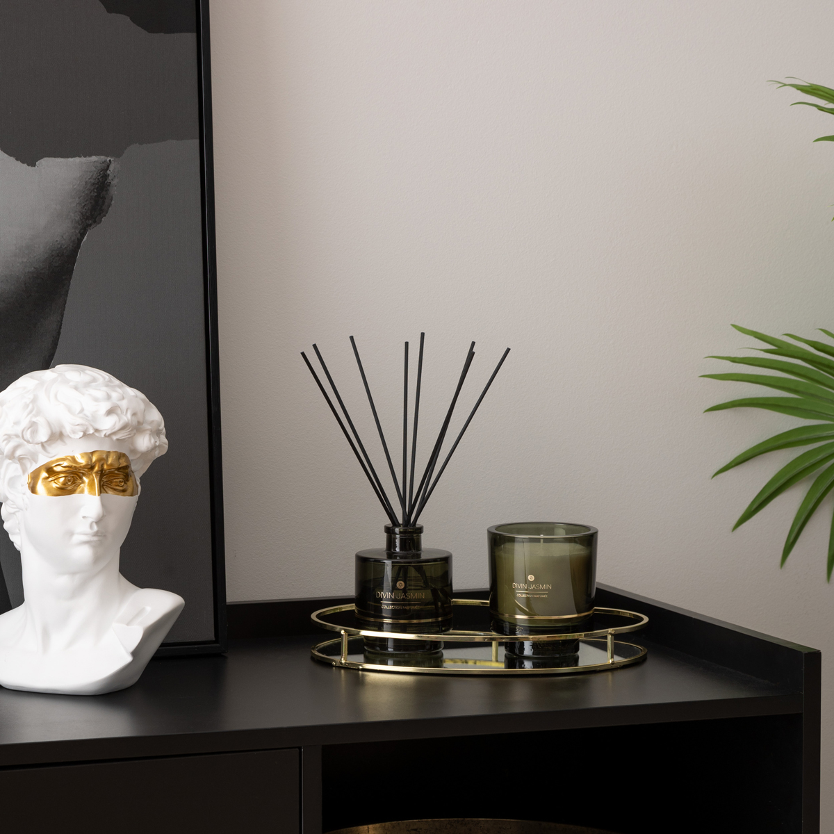 Estatua cabeza de hombre con ojos dorados David