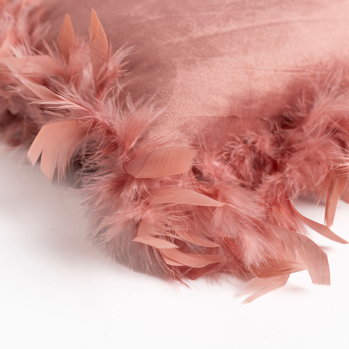 Coj&iacute;n rosa de terciopelo 40x40cm