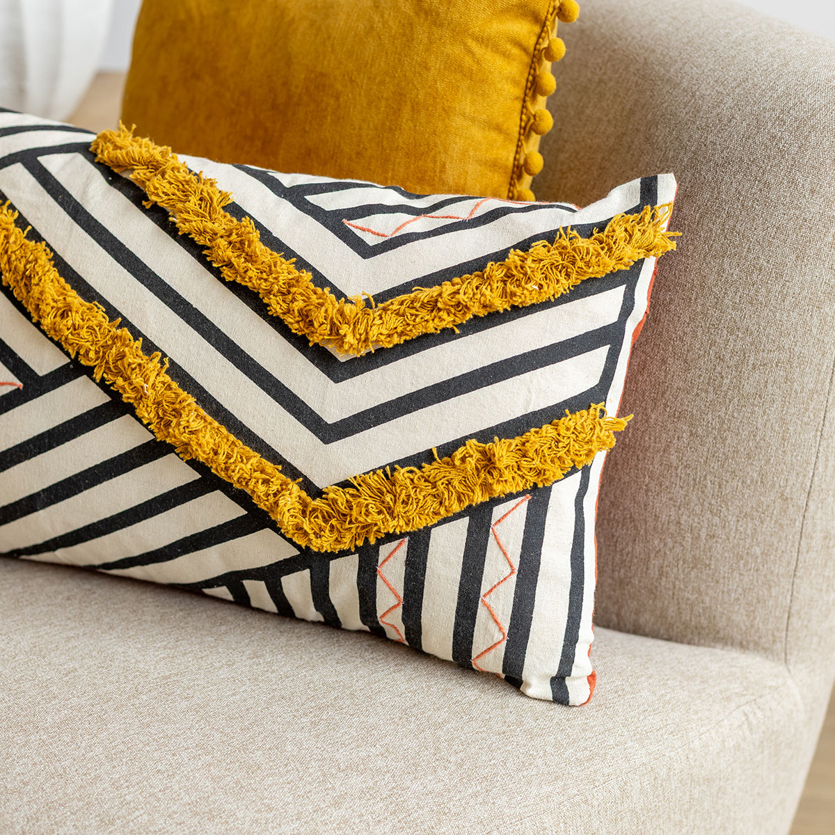 Capa Para Almofada Etnik Preta E Ocre 30x50cm
