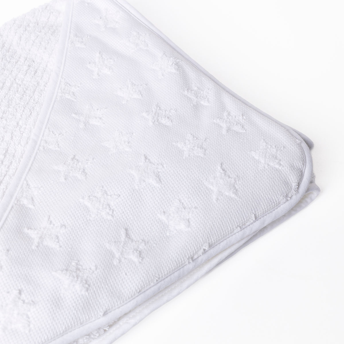 Toalla de ba&ntilde;o con capucha blanca con estrellas