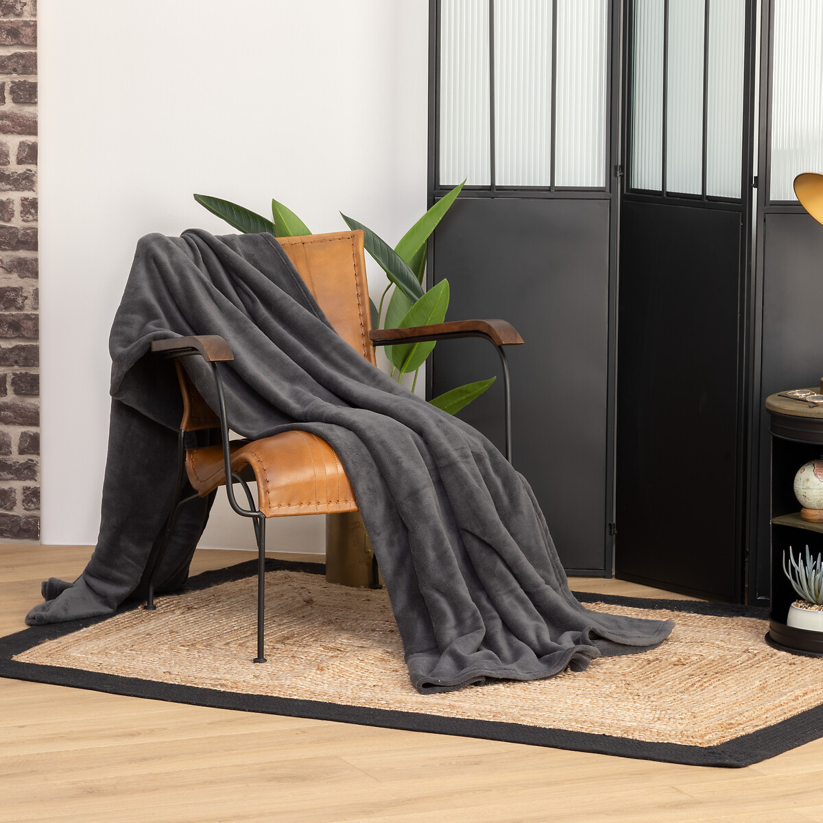 Manta Microfibra Gris Oscuro 180x230Cm