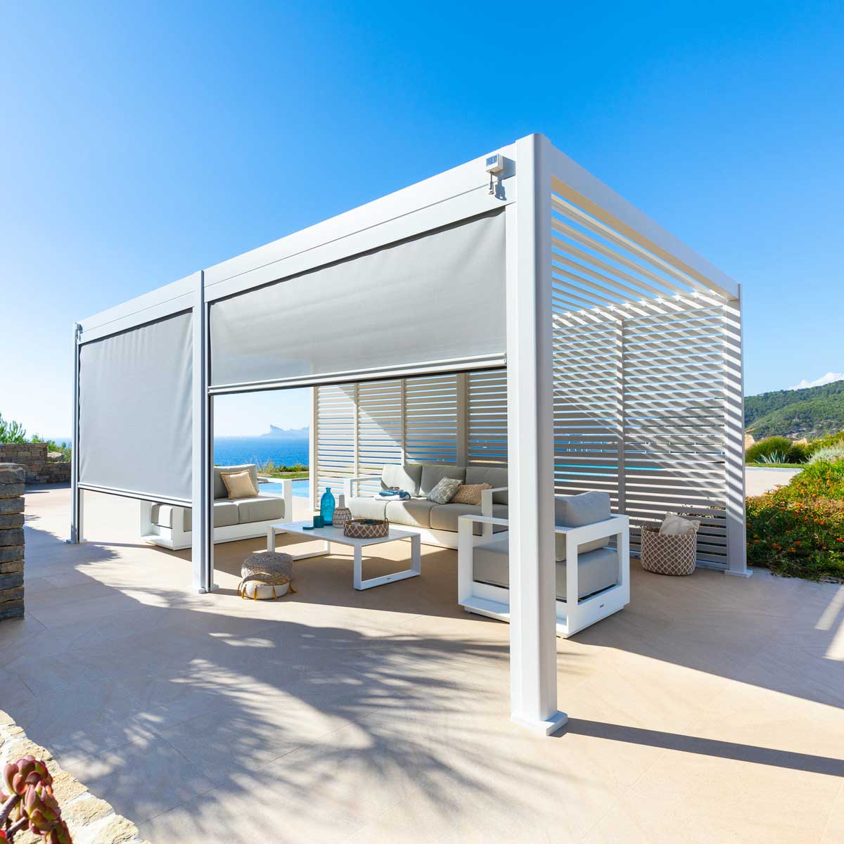 Persiana para p&eacute;rgola EVORA blanca 3.6x6m