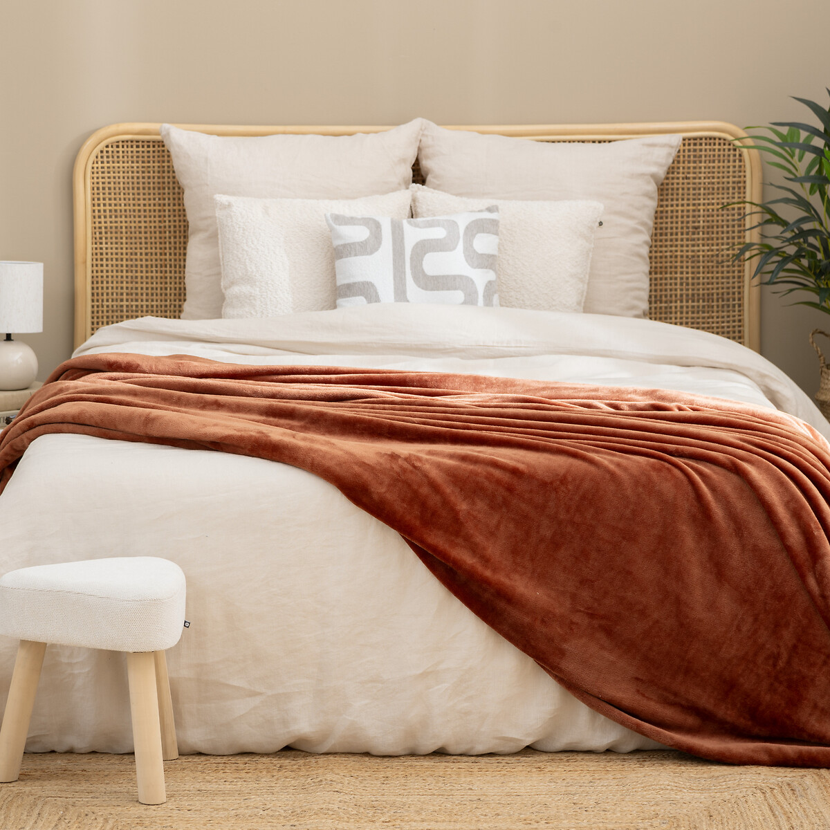 Manta OLLIS terracota de terciopelo