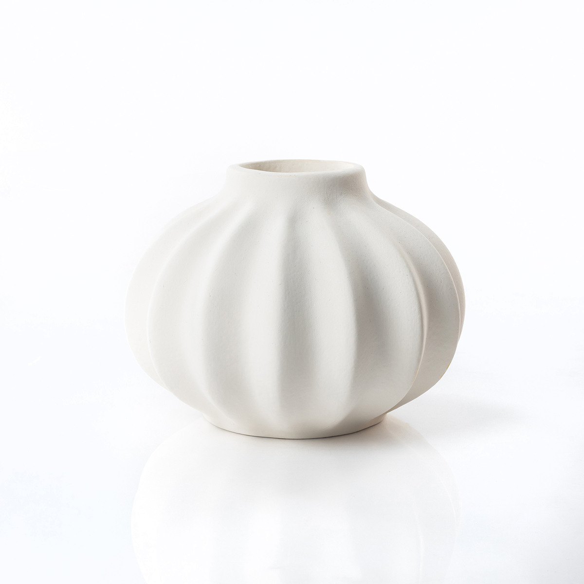 Jarr&oacute;n globo blanco de cer&aacute;mica 18cm