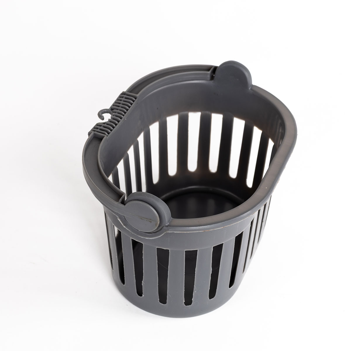 Cesto de pinzas gris