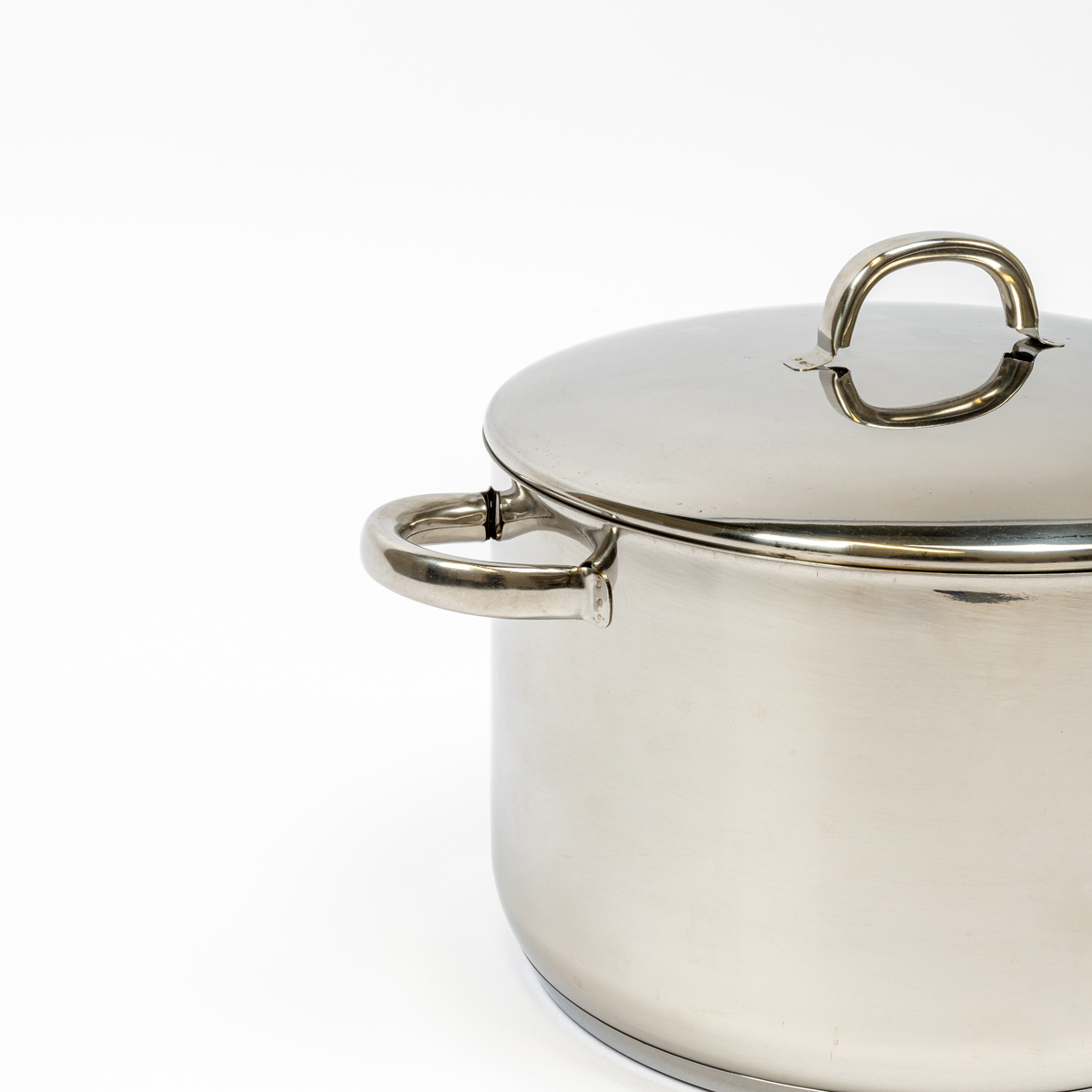 Olla Altis Inox C/Asa De Inducción 28Cm