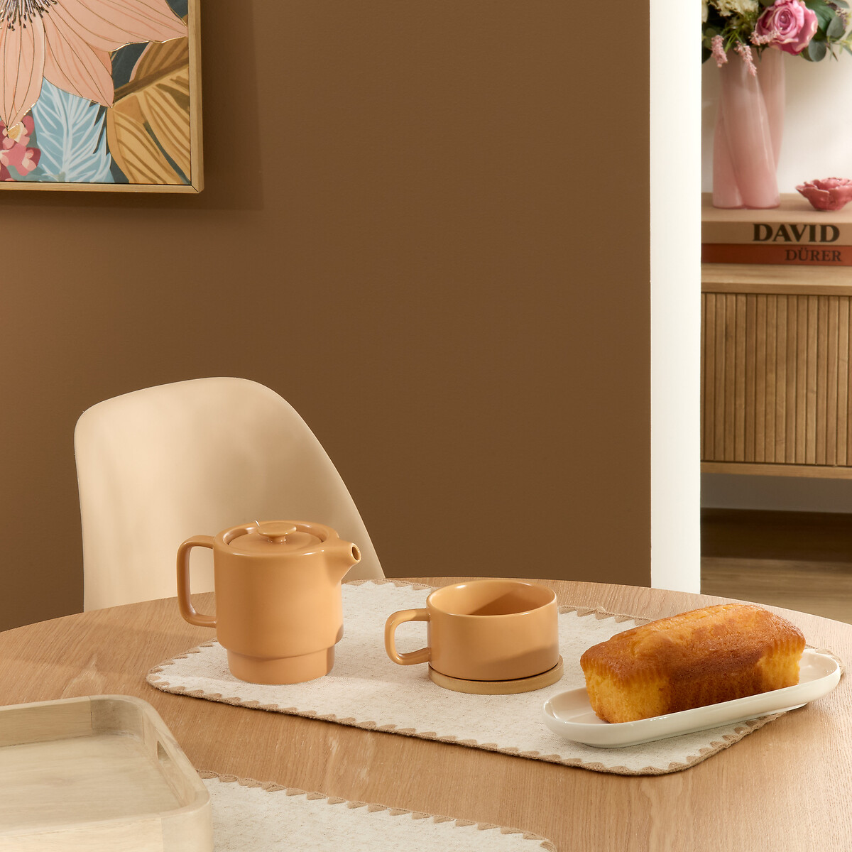Tetera con taza de cer&aacute;mica