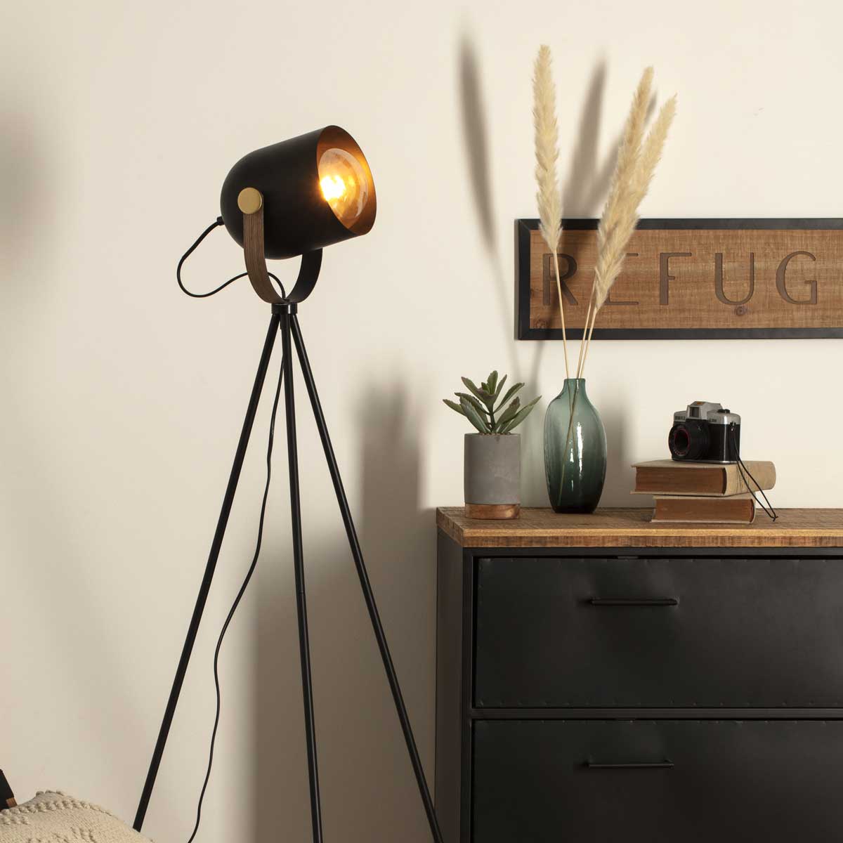 L&aacute;mpara De Pie Metal Negra 136Cm