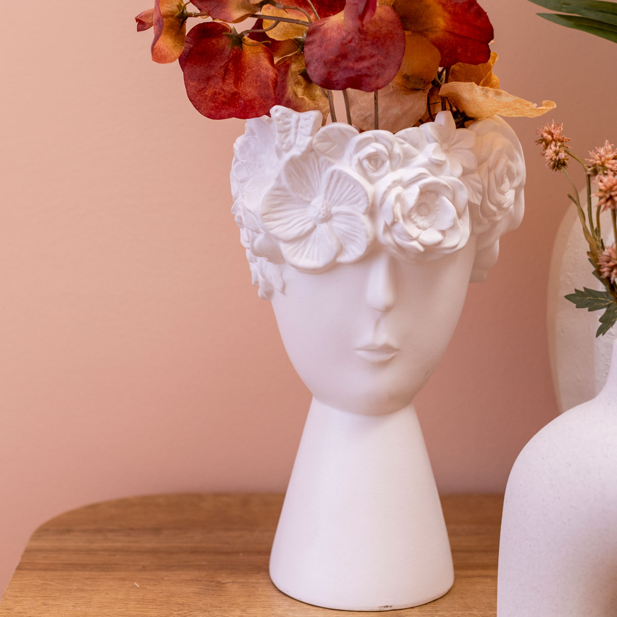 Jarra De Cer&acirc;mica Winter Light Branco Em Forma De Busto 20cm