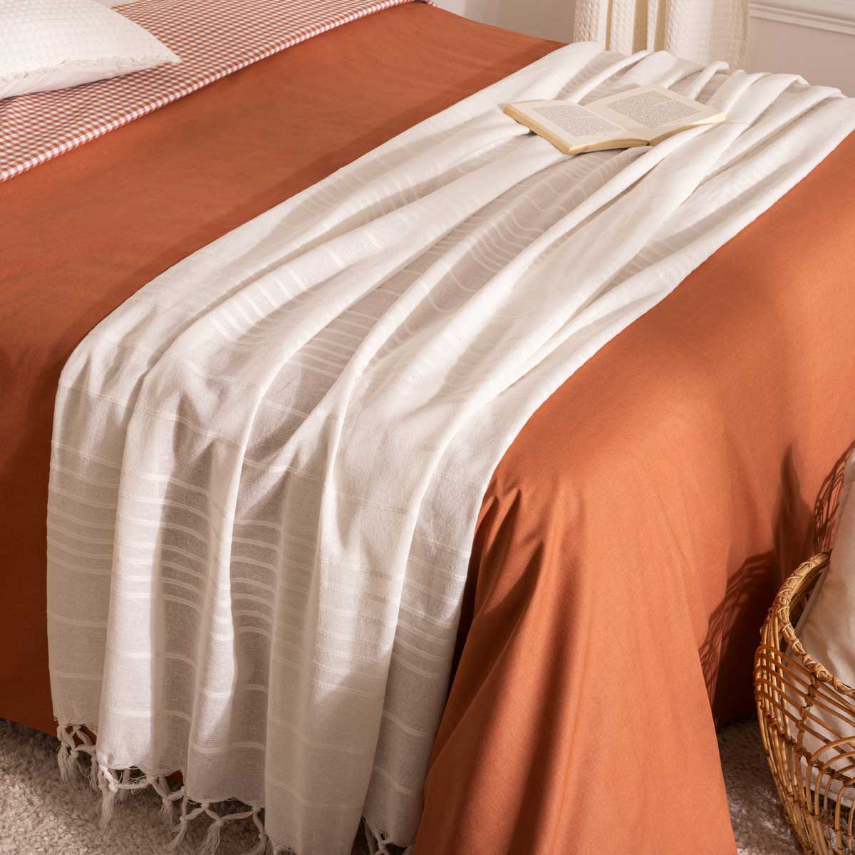 Manta Con Flecos Color Crudo 160x220Cm