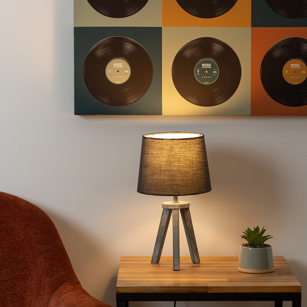 Lámpara De Mesa Gris Trípode De Madera De Pino