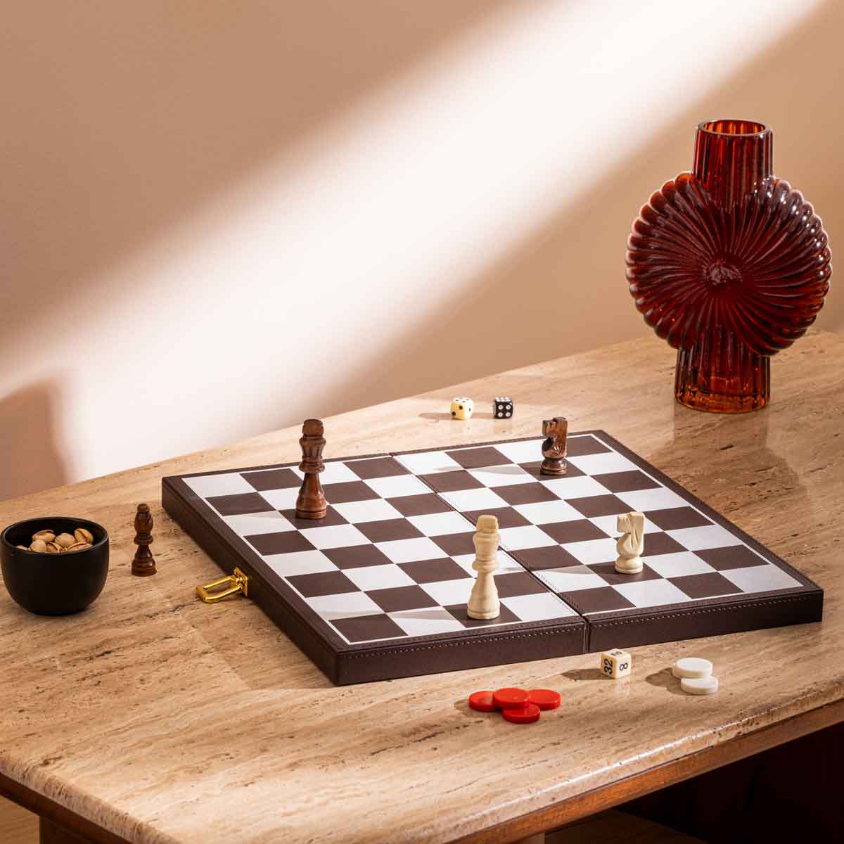 Juego de backgammon y ajedrez JULE marr&oacute;n