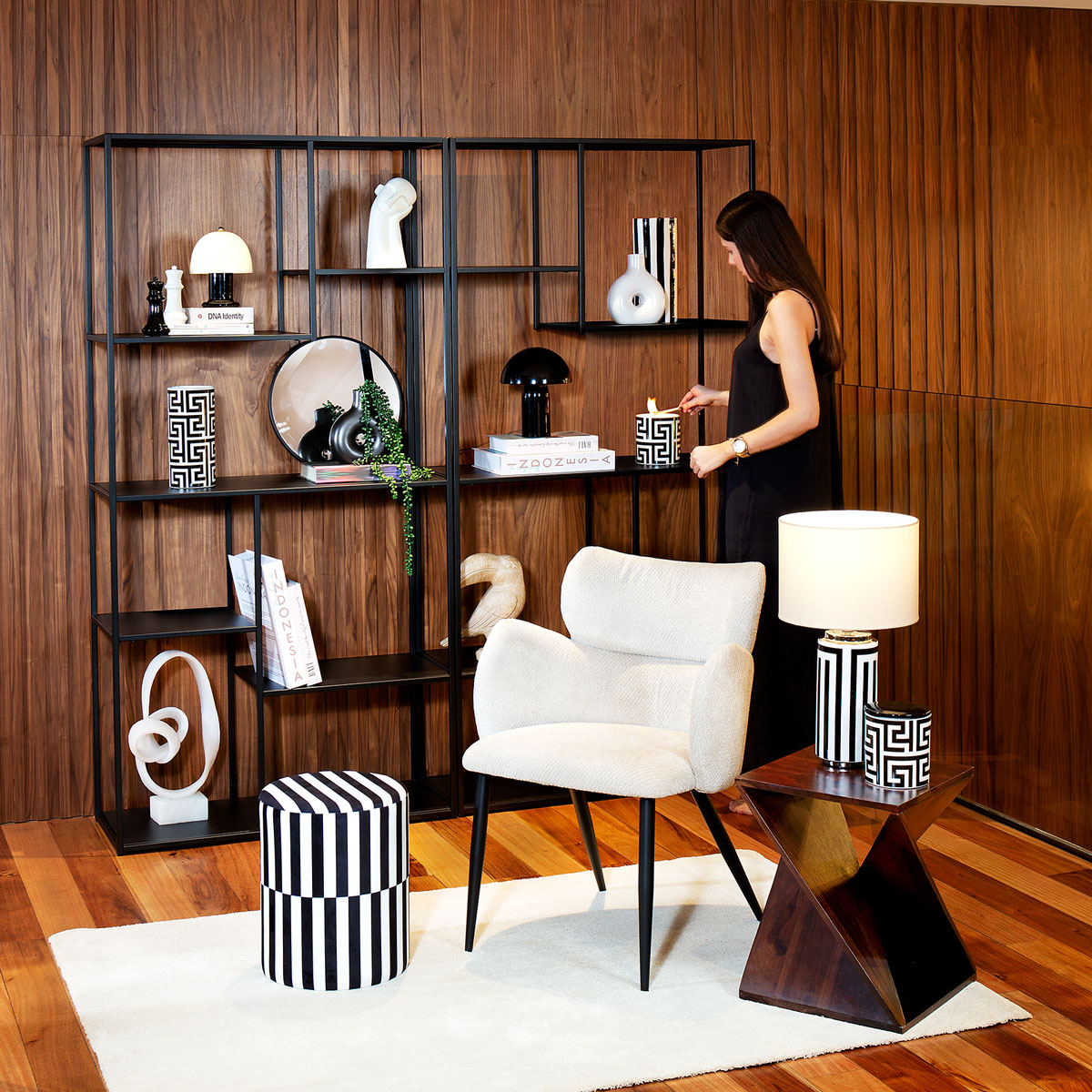 Mesa auxiliar RIKAYA de madera de mango