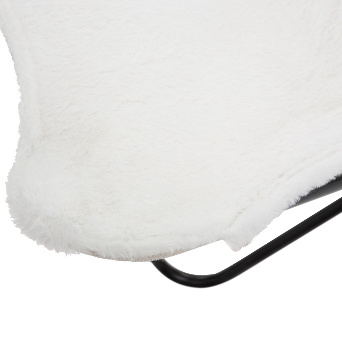 Butaca Oslo Blanco Con Patas Negras Metálicas