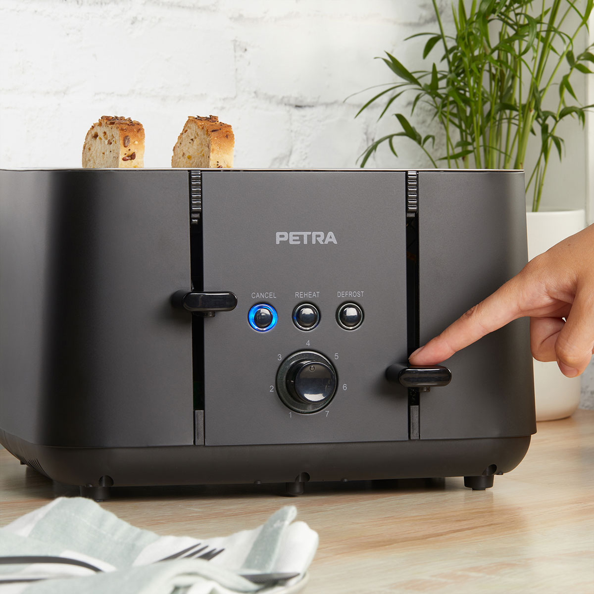 Tostador 4 Ranuras Petra Negro Matte