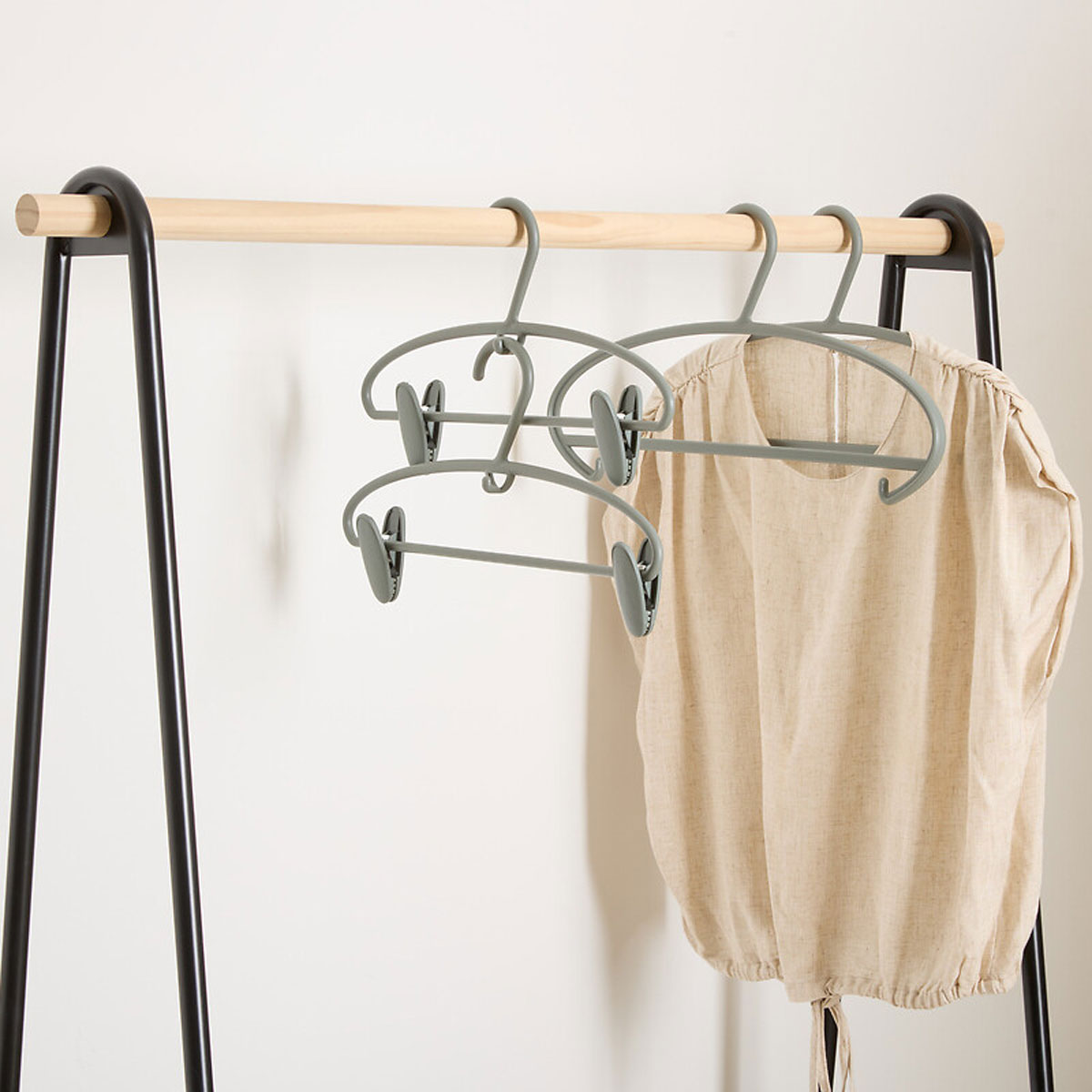 Set de 4 perchas 21,5 cm