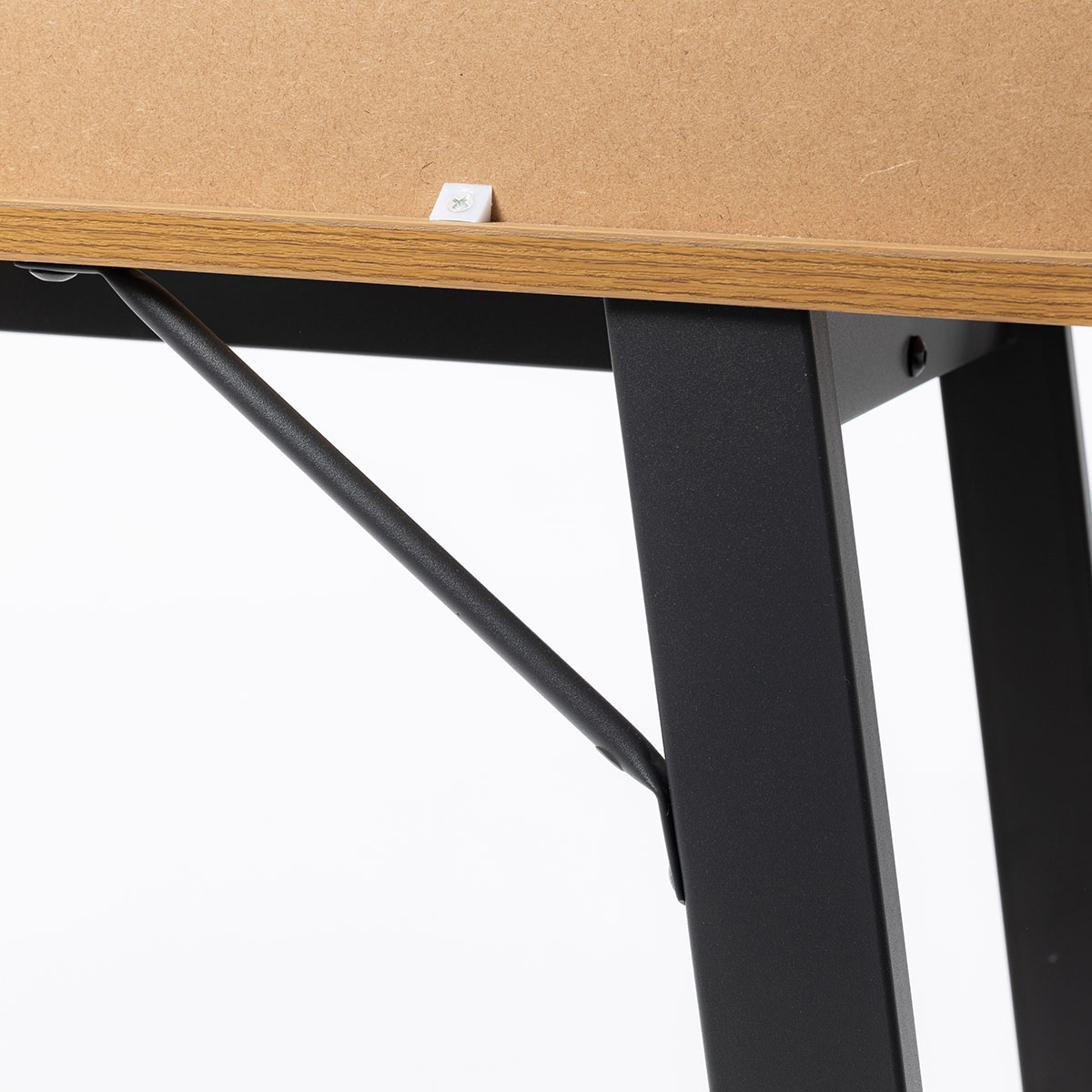 Consola Orebro Bege Em MDF Com Pernas Pretas