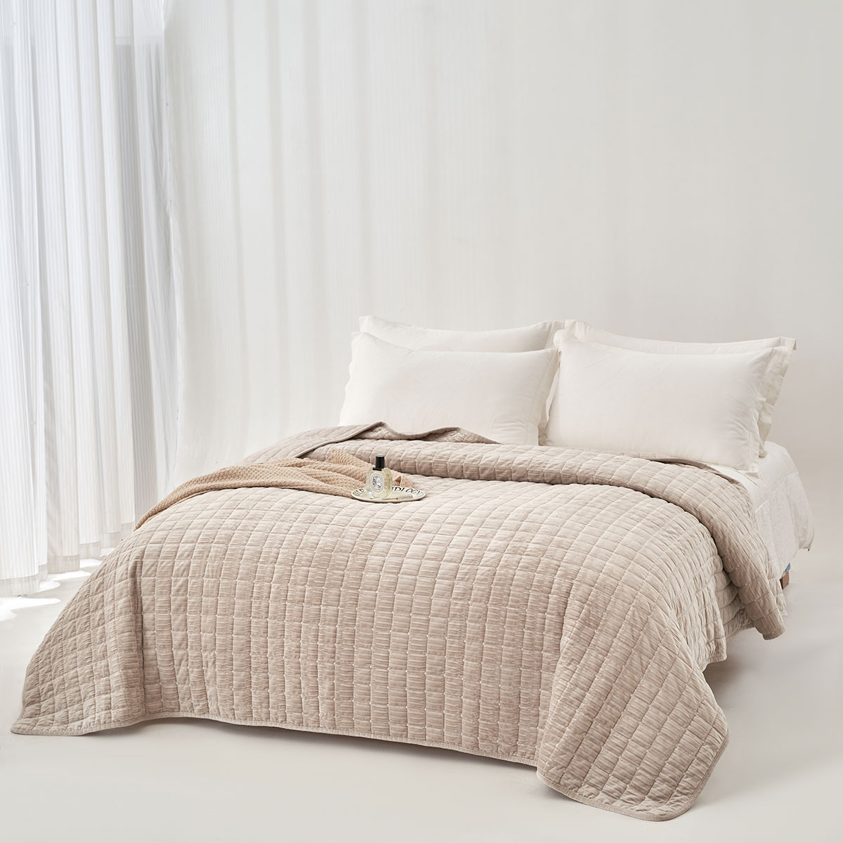 Edredón SEATTLE gris de terciopelo 240x260cm