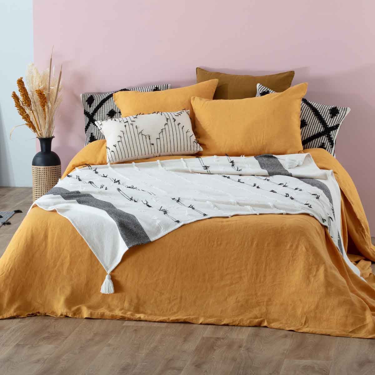 Manta Tropi Blanca Y Negra Con Borla 130x180cm