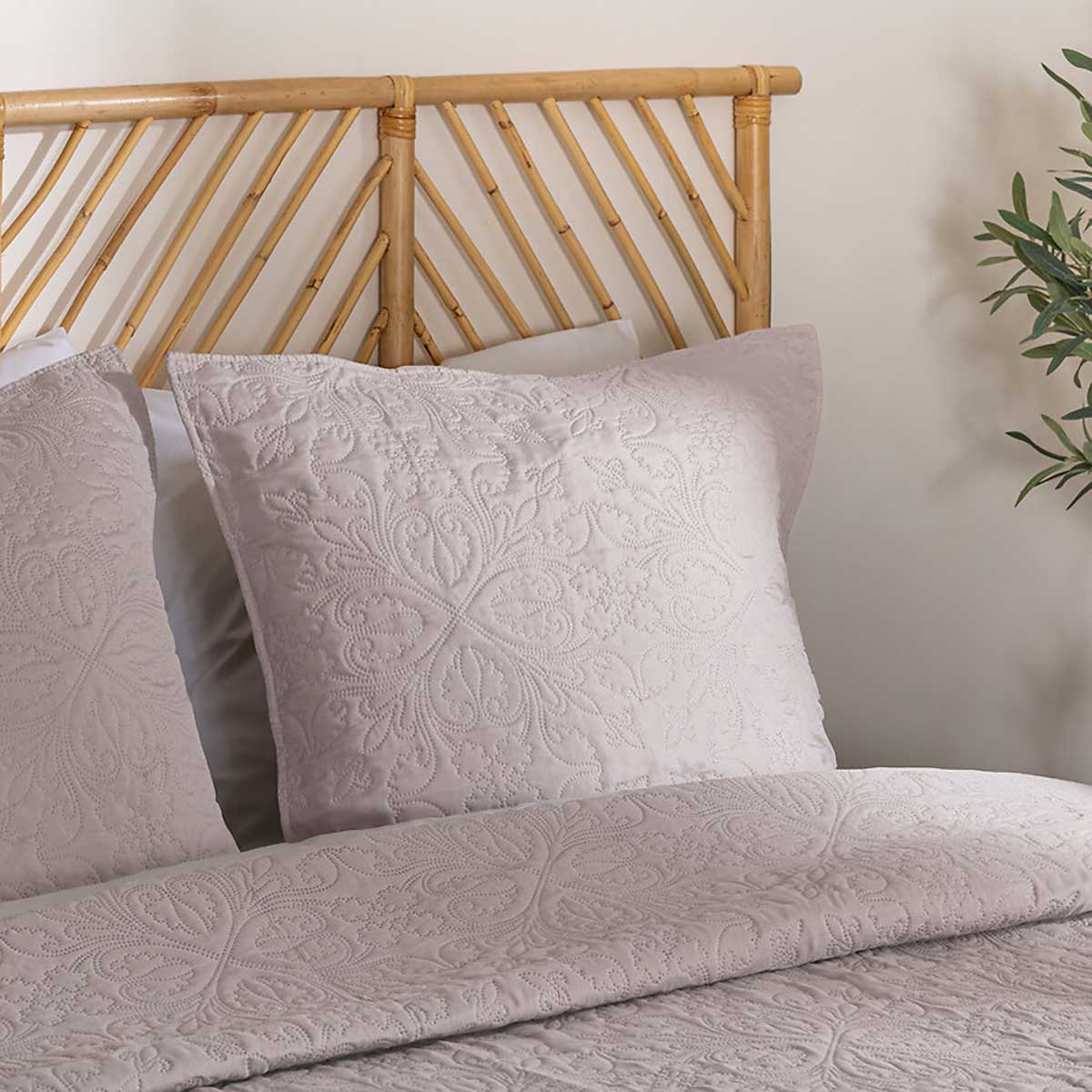 Colcha C/2 Capas Almofada