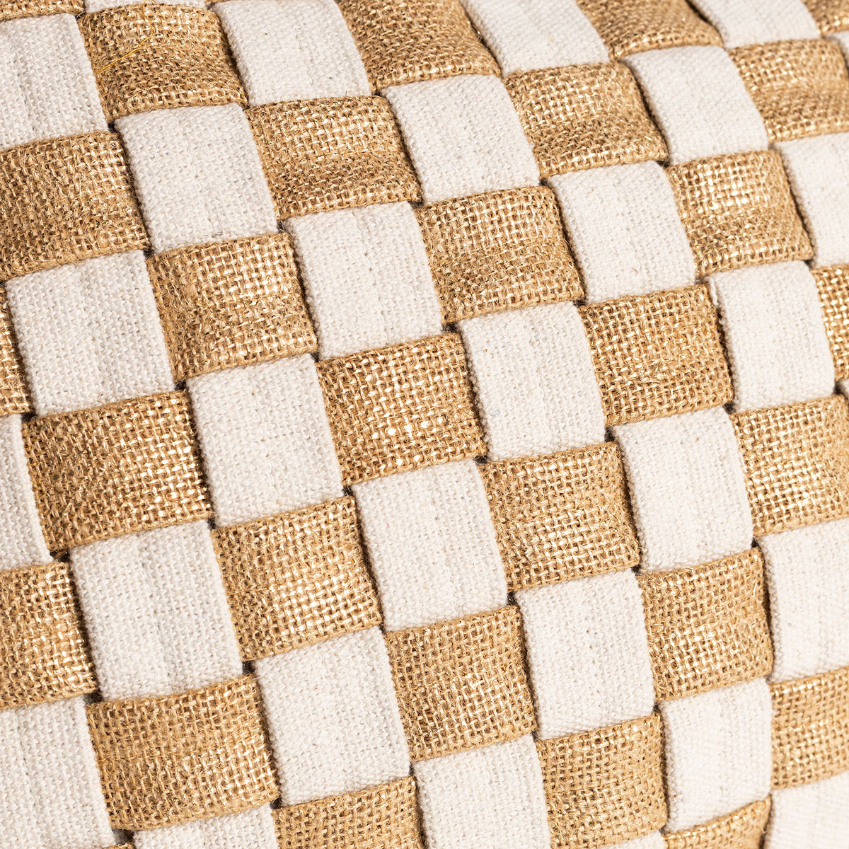 Almohada TRESOR marr&oacute;n con cuadrados 30x50cm