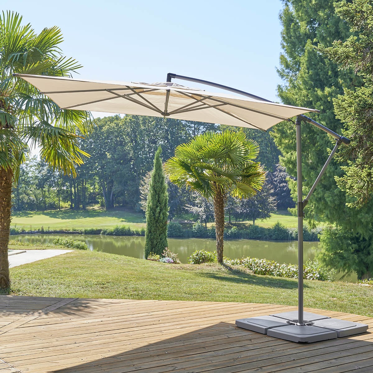 Parasol MANOA exc&eacute;ntrico beige bl&eacute; 2,5x2,5m