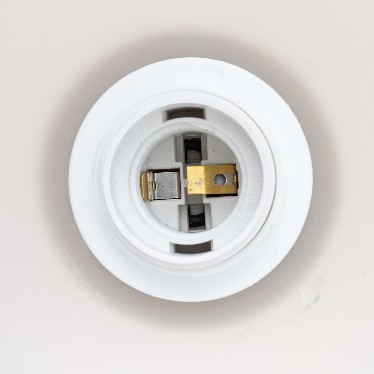 L&aacute;mpara de mesa ASTI beige 36x32cm