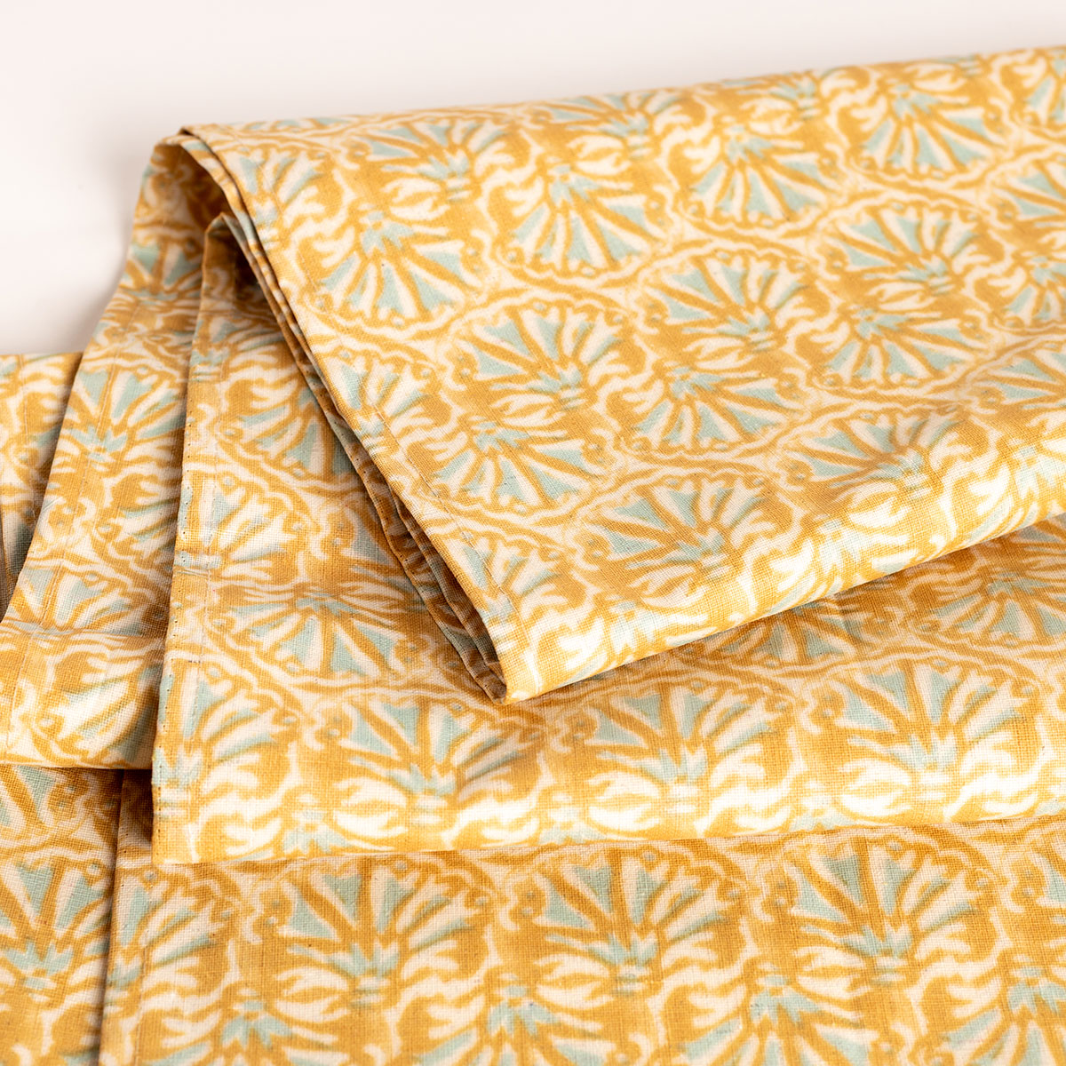 Mantel LOUR amarillo 150x250cm