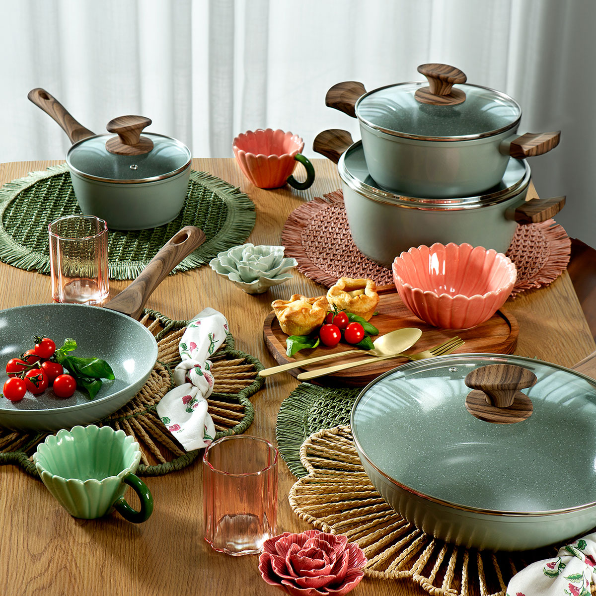 Bater&iacute;a de cocina 5 piezas ALVRA verde de aluminio