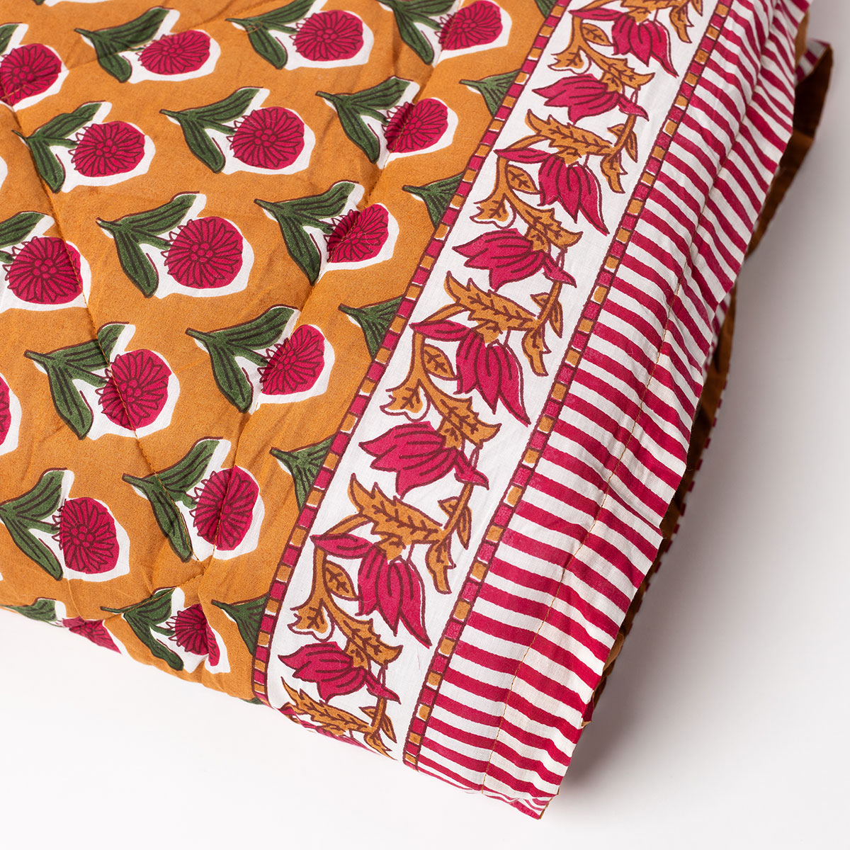 Edredón Yucatán Floral Con Ribete 220x240cm