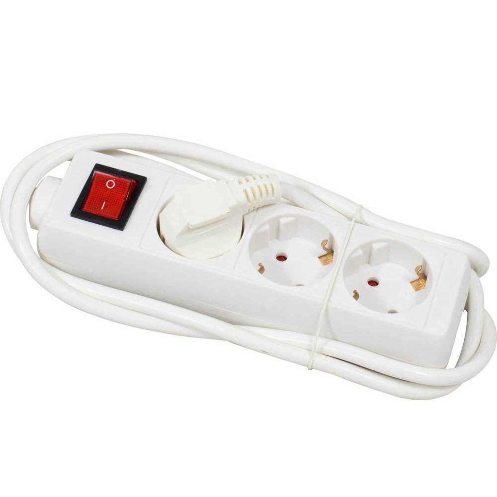 Regleta eléctrica blanca con 3 tomas e interruptor
