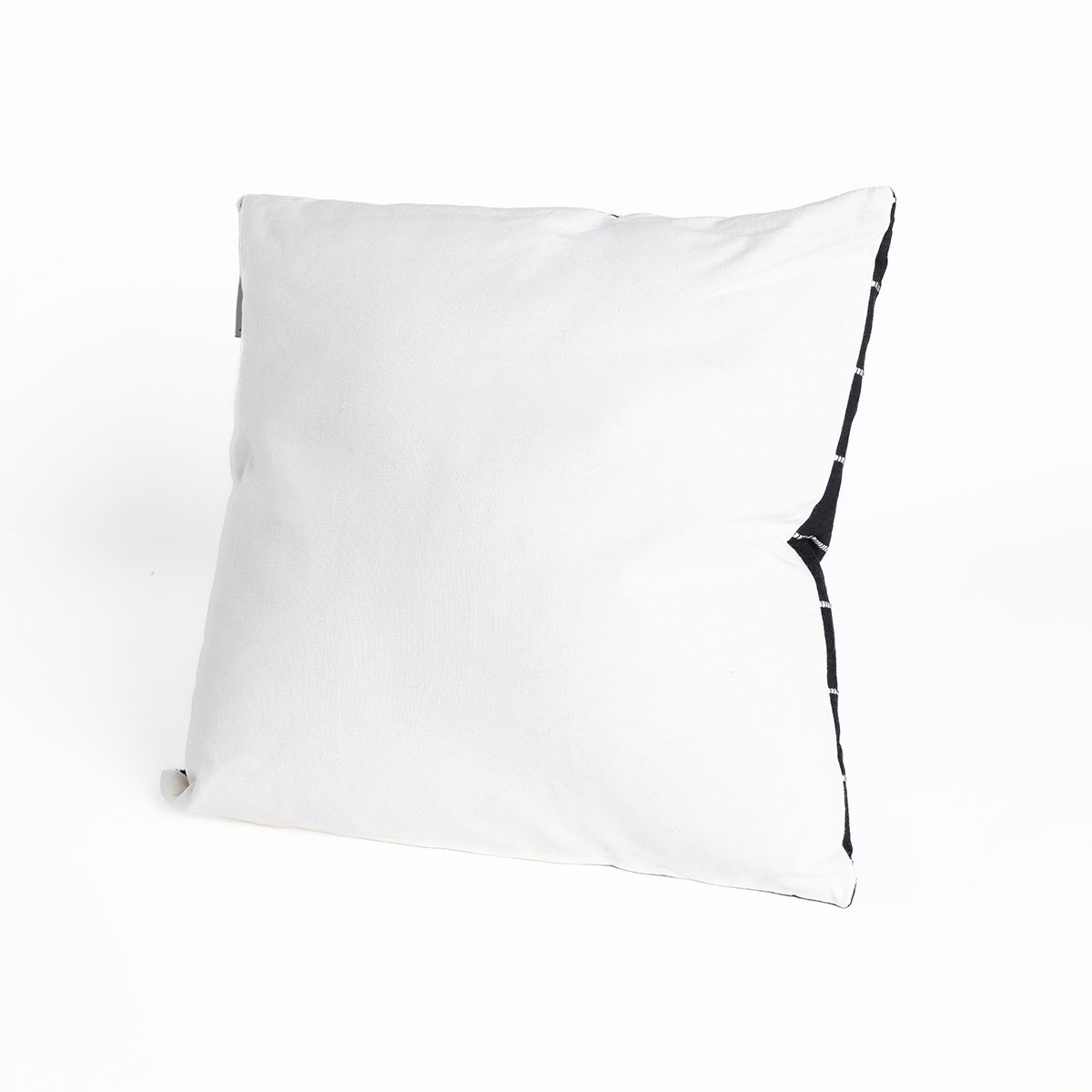 Coj&iacute;n LINECHIC negro de algod&oacute;n 45x45cm