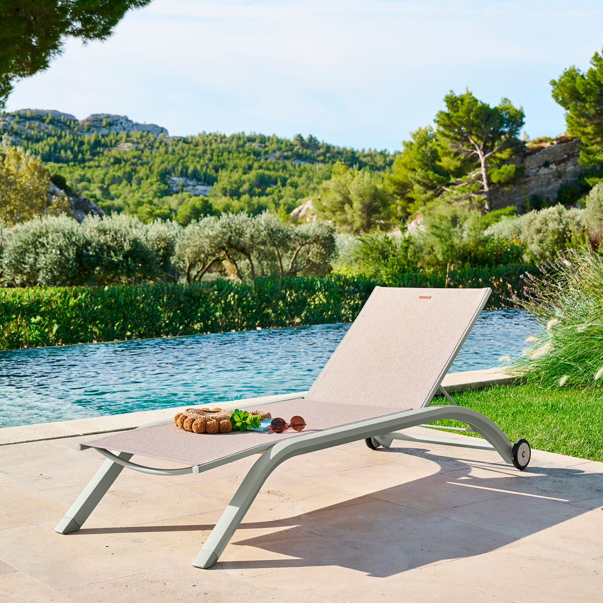 Tumbona JIMANI color Badiane y Laurier