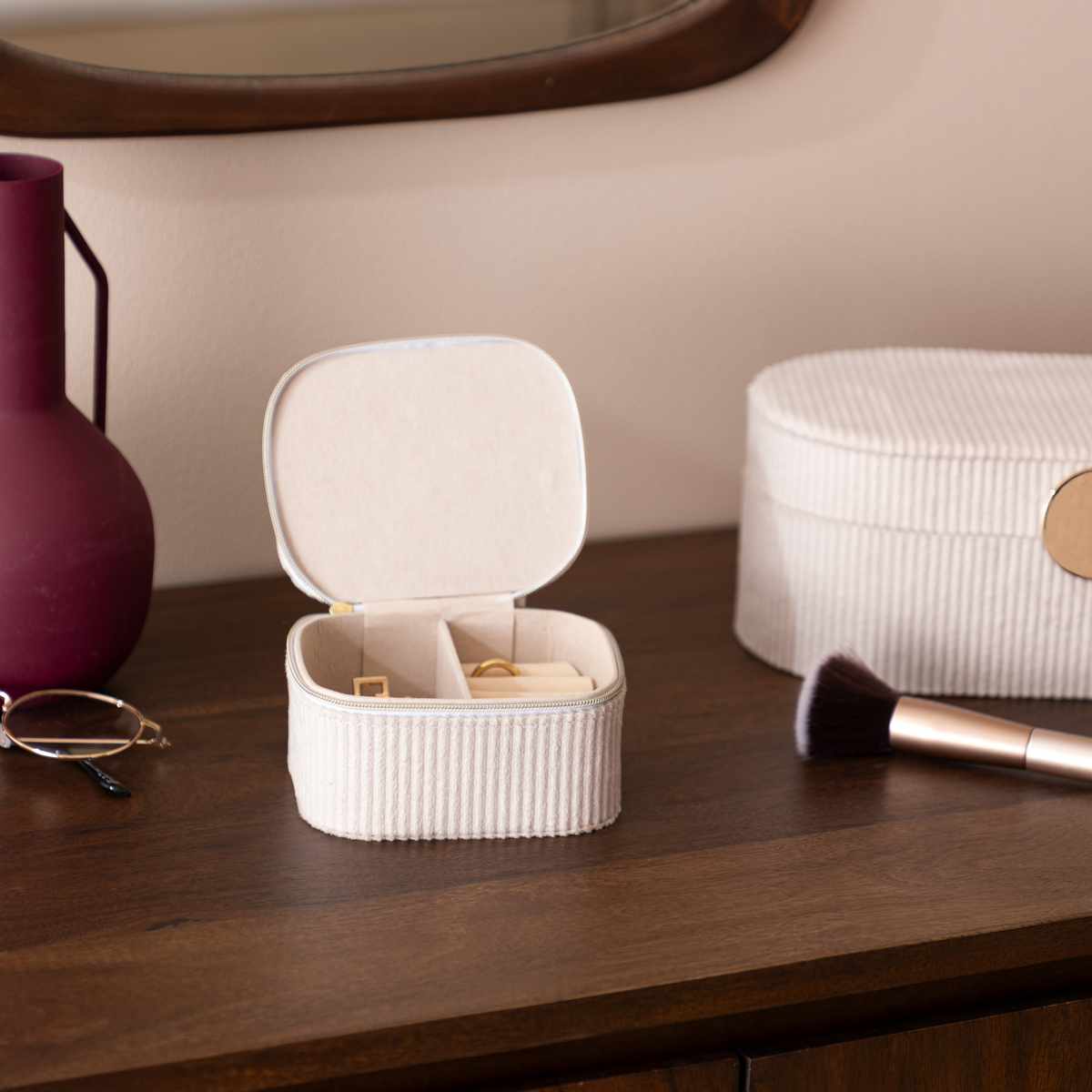 Joyero Enya De Terciopelo Beige