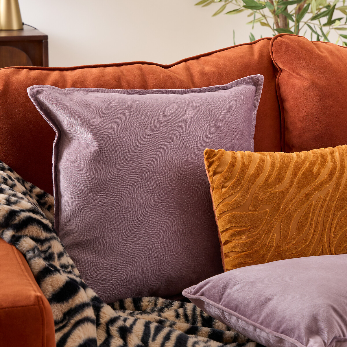 Coj&iacute;n LILOU lila