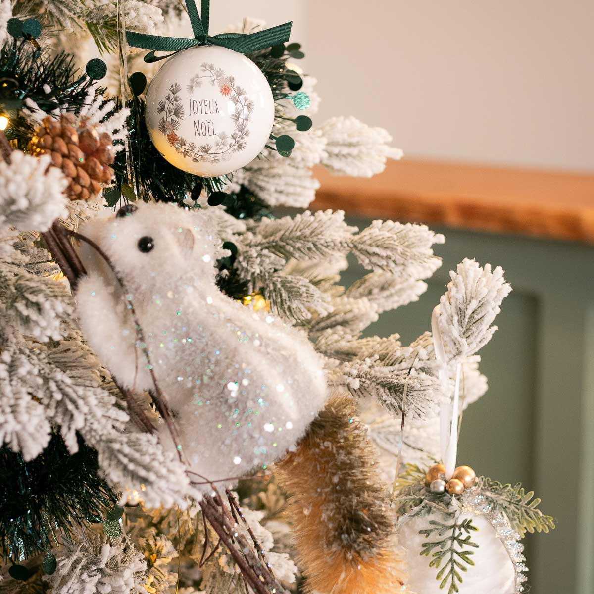 Esquilo Com Ramo 44cm