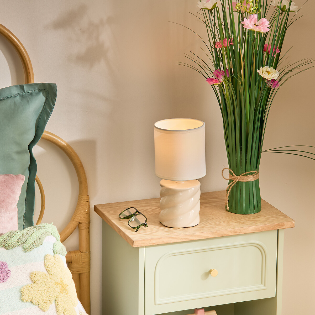 L&aacute;mpara de mesa beige de cer&aacute;mica 17cm