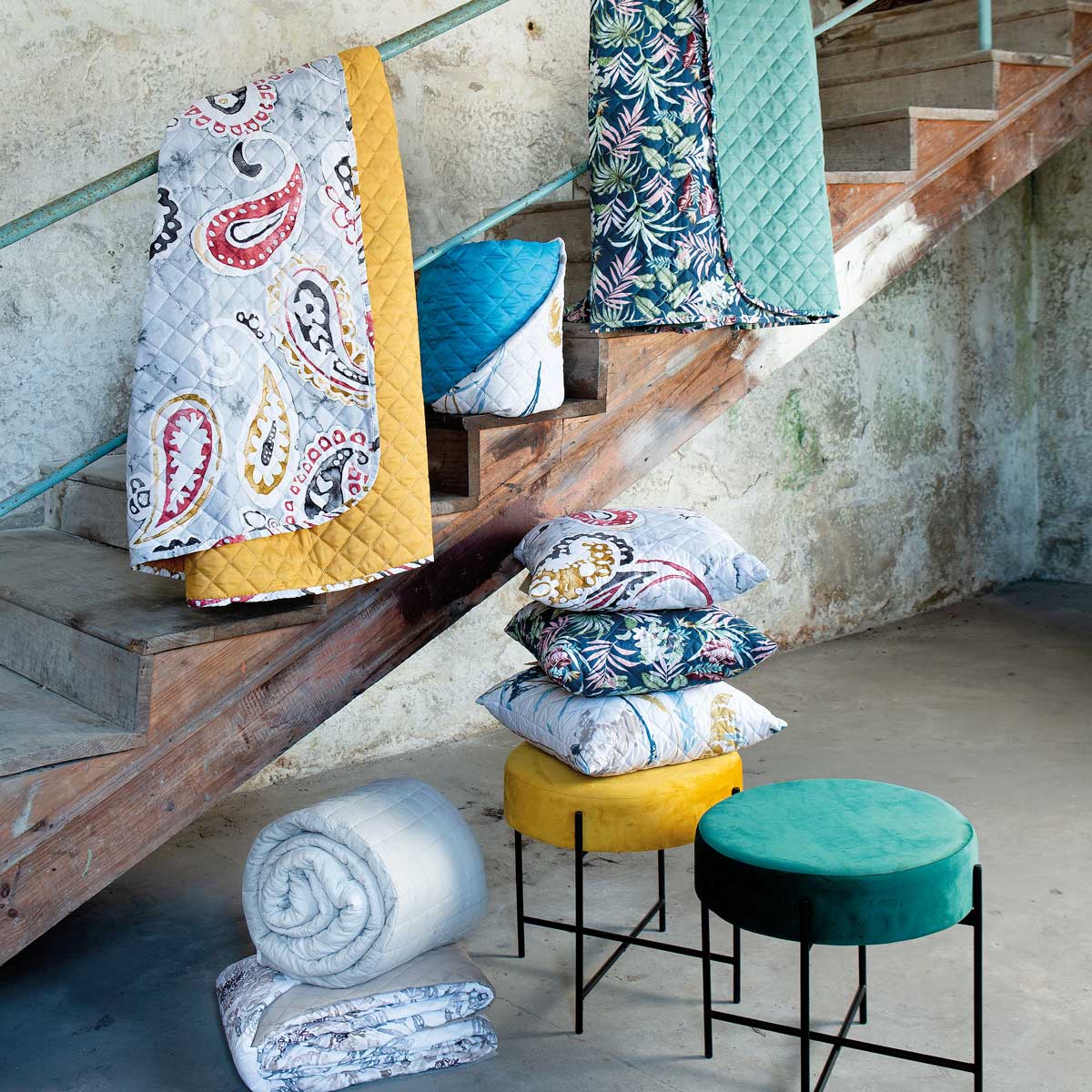 Taburete Arty Terciopelo Ocre 47x45Cm