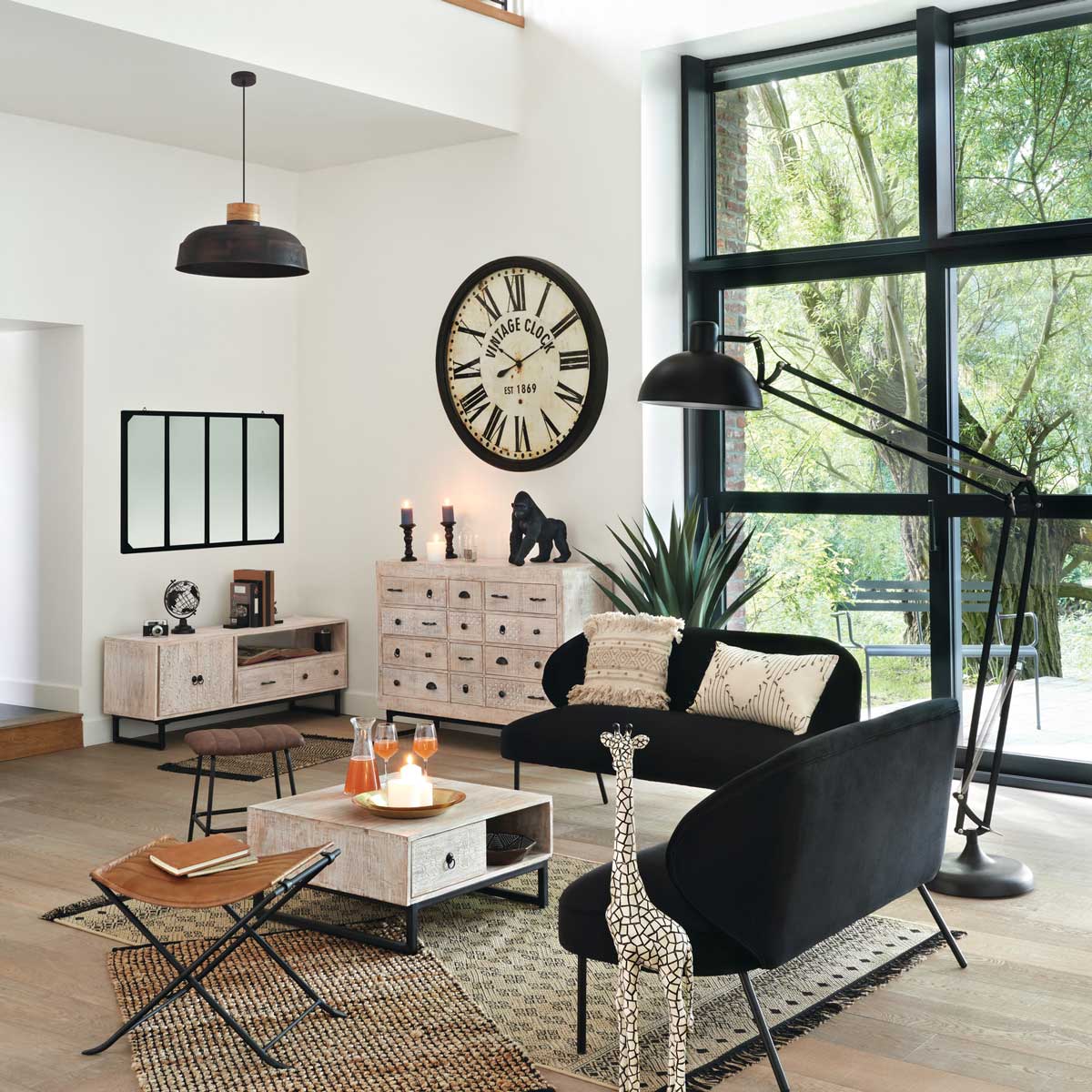 Cómoda De Madera Ajay 126x40x94Cm