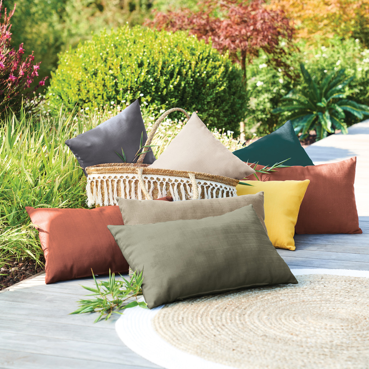 Coj&iacute;n de exterior KORAI gris ardosia