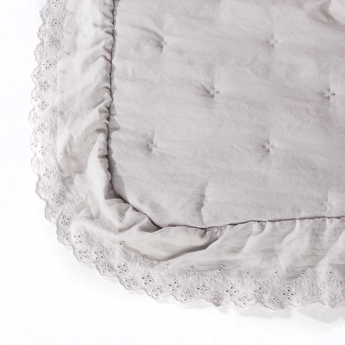 Edredón AMALFI gris con encaje 250x260cm