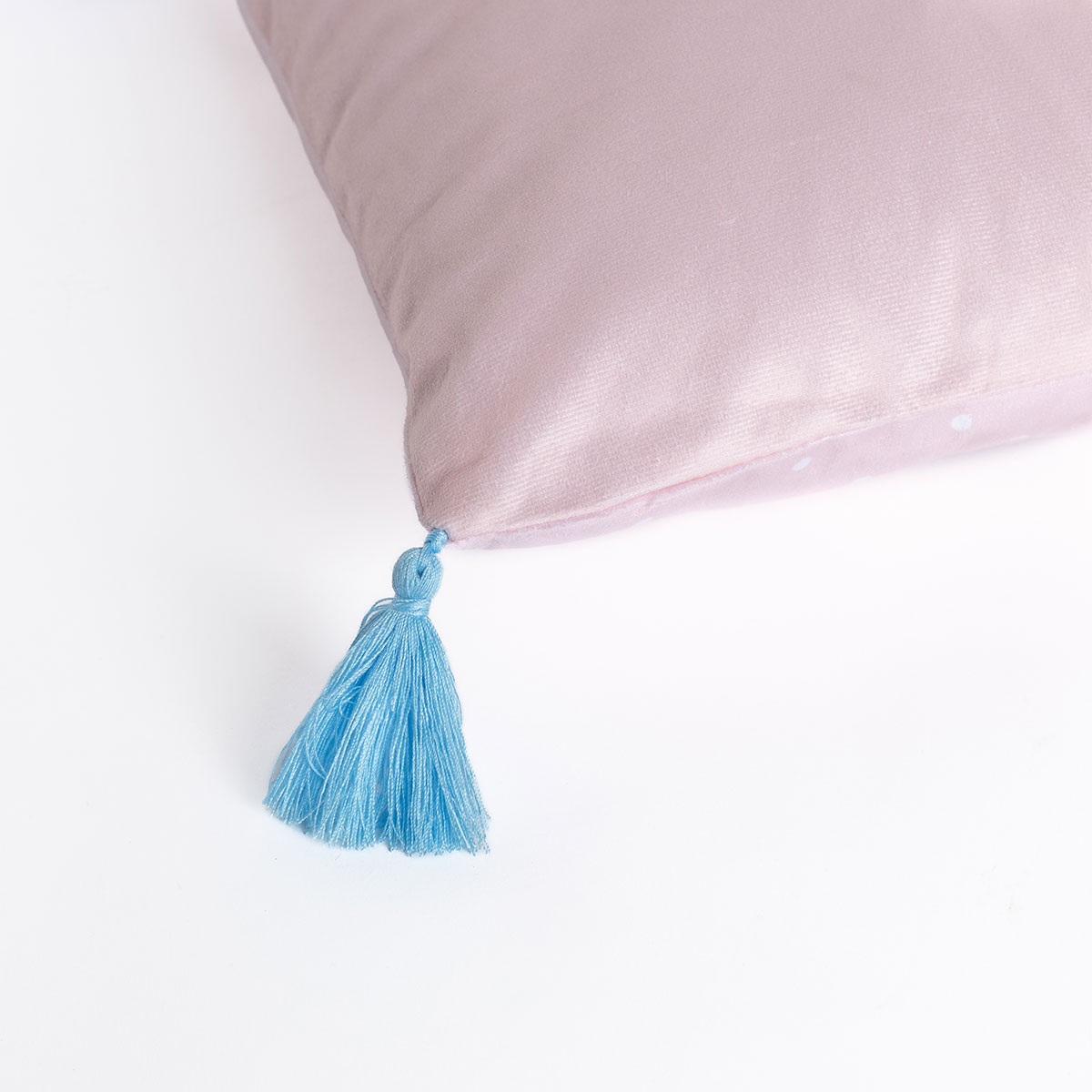 Coj&iacute;n con pompones  ZOE 40x40cm